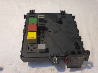 bontott OPEL VECTRA C Biztosítéktábla Csomagtér