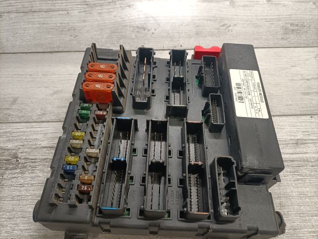 bontott OPEL VECTRA C Biztosítéktábla Csomagtér