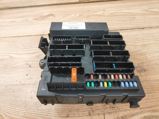 bontott OPEL VECTRA C Biztosítéktábla Csomagtér