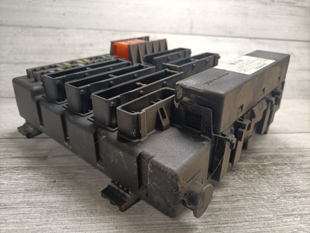 bontott OPEL VECTRA C Biztosítéktábla Csomagtér