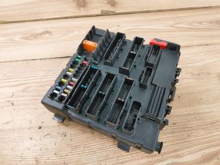 bontott OPEL VECTRA C Biztosítéktábla Csomagtér