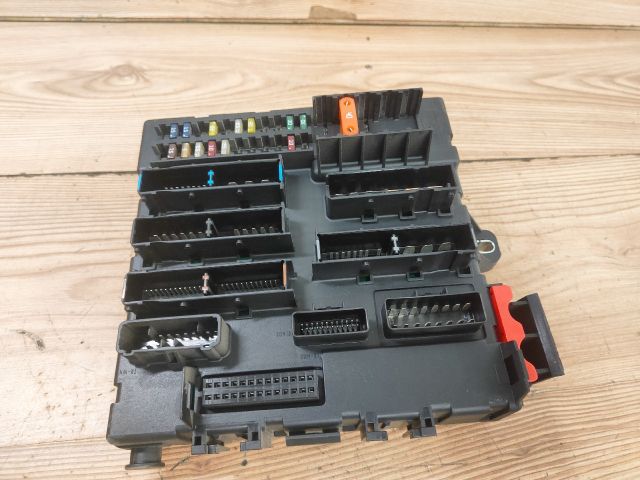 bontott OPEL VECTRA C Biztosítéktábla Csomagtér