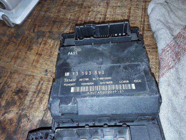 bontott OPEL VECTRA C Biztosítéktábla Csomagtér