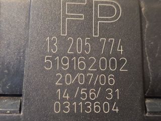 bontott OPEL VECTRA C Biztosítéktábla Csomagtér