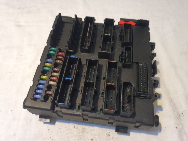 bontott OPEL VECTRA C Biztosítéktábla Csomagtér