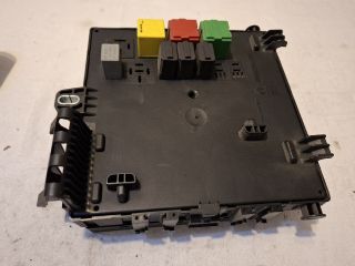 bontott OPEL VECTRA C Biztosítéktábla Csomagtér