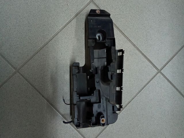 bontott OPEL VECTRA C Biztosítéktábla Doboz