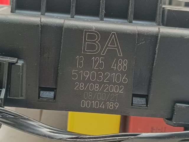 bontott OPEL VECTRA C Biztosítéktábla Doboz