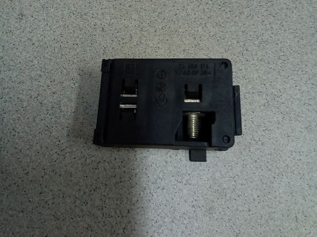 bontott OPEL VECTRA C Biztosítéktábla Doboz