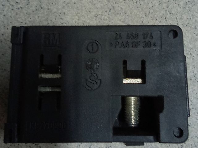 bontott OPEL VECTRA C Biztosítéktábla Doboz