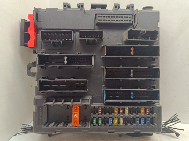 bontott OPEL VECTRA C Biztosítéktábla Doboz