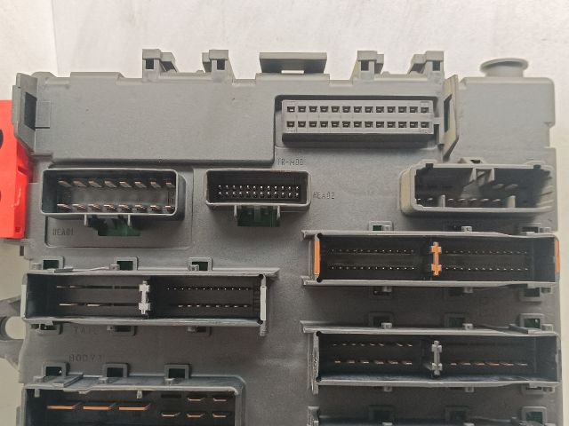 bontott OPEL VECTRA C Biztosítéktábla Doboz