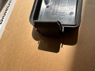 bontott OPEL VECTRA C Biztosítéktábla Fedél