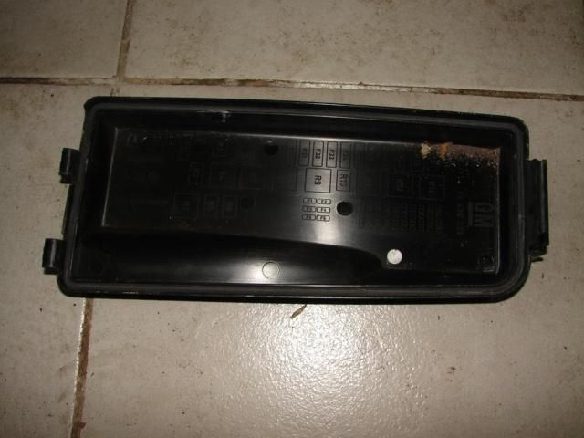 bontott OPEL VECTRA C Biztosítéktábla Fedél