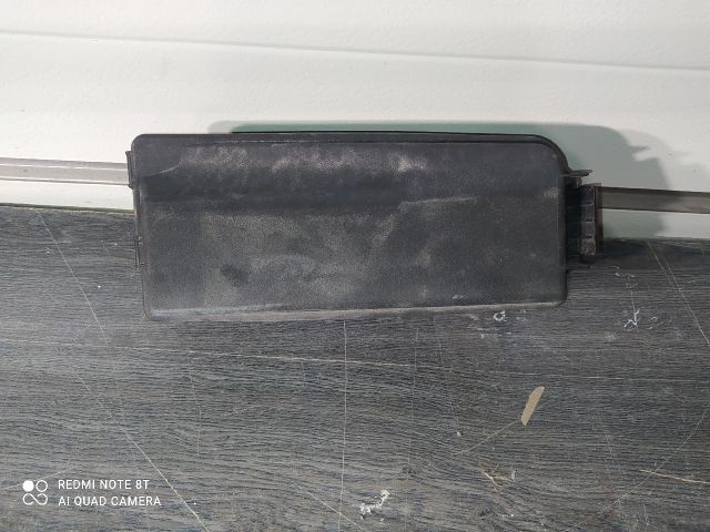 bontott OPEL VECTRA C Biztosítéktábla Motortér