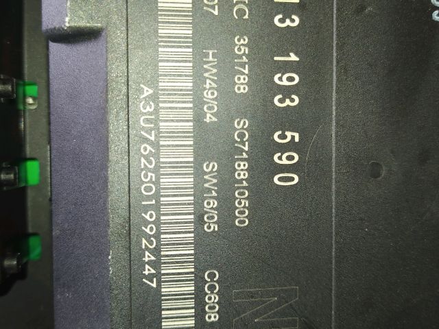 bontott OPEL VECTRA C Biztosítéktábla Motortér