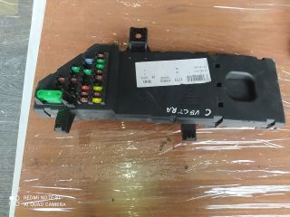 bontott OPEL VECTRA C Biztosítéktábla Motortér