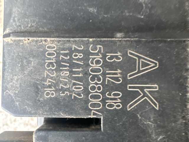 bontott OPEL VECTRA C Biztosítéktábla Utastér