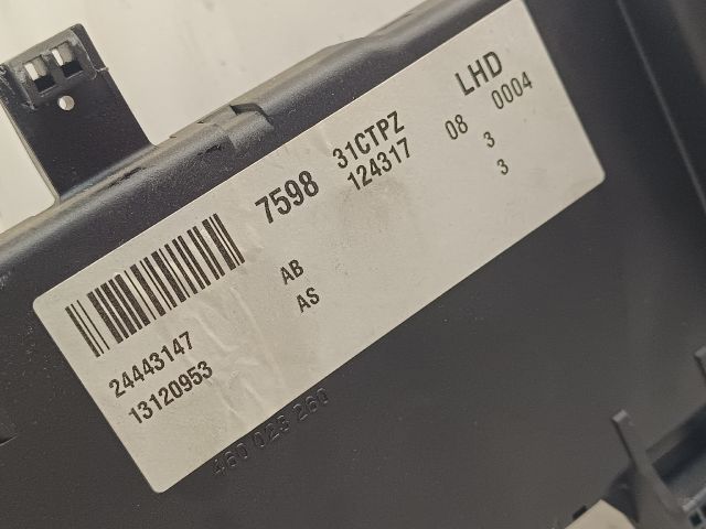 bontott OPEL VECTRA C Biztosítéktábla Utastér