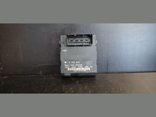 bontott OPEL VECTRA C Biztosítéktábla Utastér