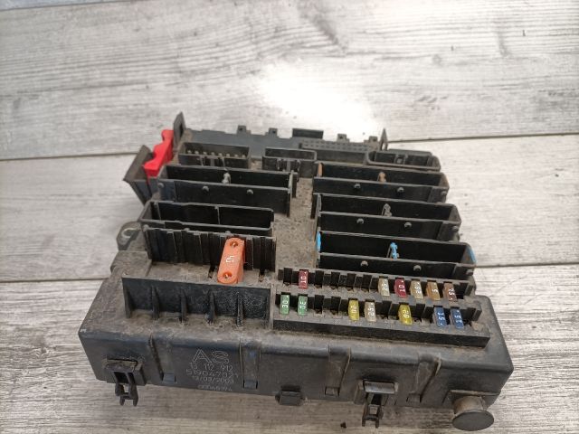 bontott OPEL VECTRA C Biztosítéktábla Utastér