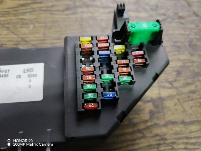 bontott OPEL VECTRA C Biztosítéktábla Utastér