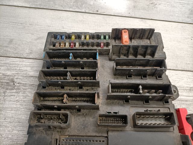 bontott OPEL VECTRA C Biztosítéktábla Utastér