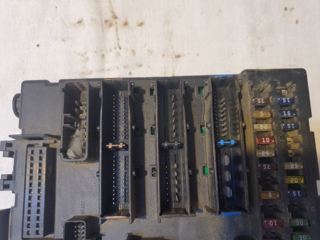 bontott OPEL VECTRA C Biztosítéktábla Utastér