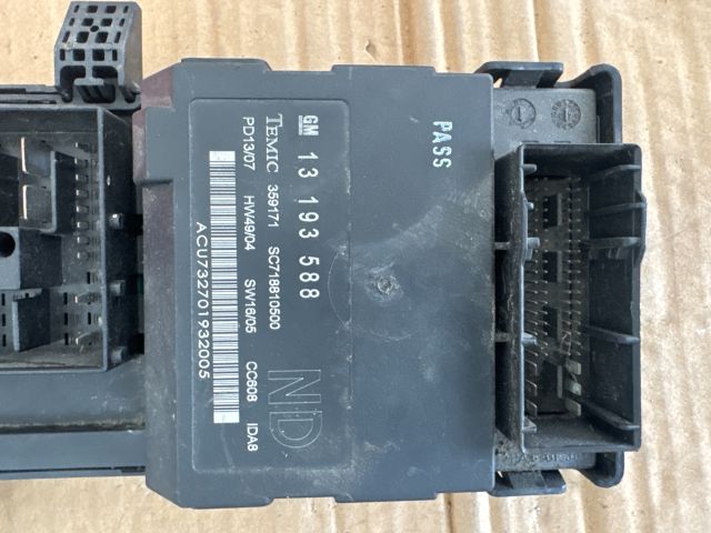 bontott OPEL VECTRA C Biztosítéktábla Utastér