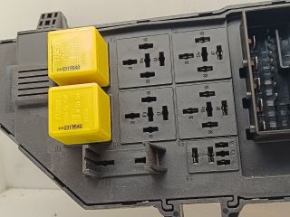 bontott OPEL VECTRA C Biztosítéktábla Utastér