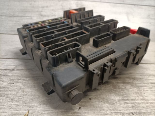 bontott OPEL VECTRA C Biztosítéktábla Utastér