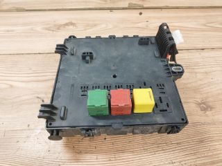 bontott OPEL VECTRA C Biztosítéktábla Utastér