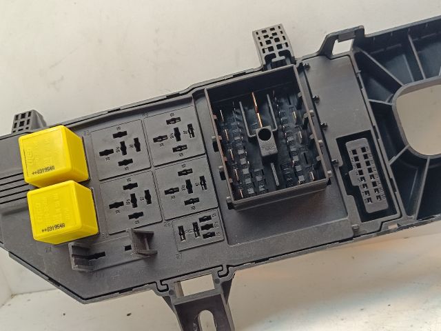 bontott OPEL VECTRA C Biztosítéktábla Utastér