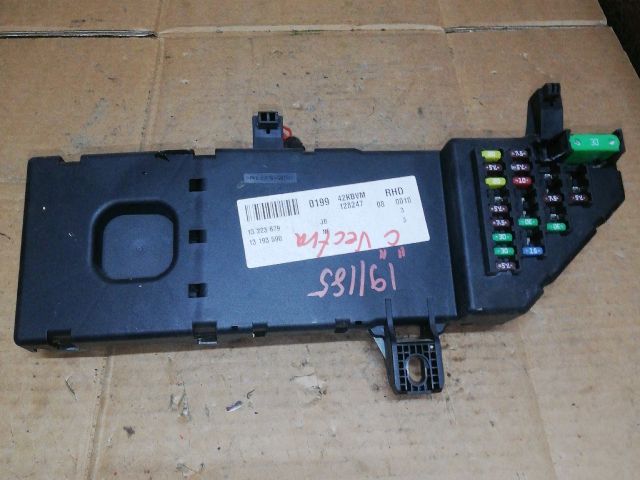 bontott OPEL VECTRA C Biztosítéktábla Utastér