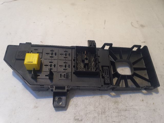 bontott OPEL VECTRA C Biztosítéktábla Utastér