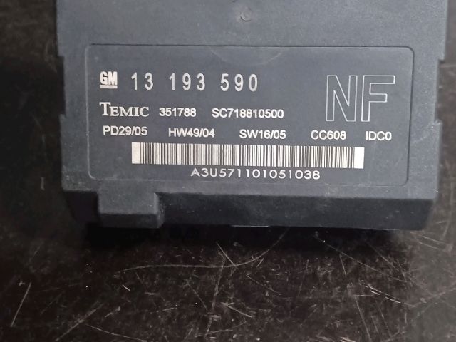 bontott OPEL VECTRA C Biztosítéktábla Utastér