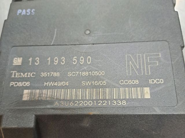 bontott OPEL VECTRA C Biztosítéktábla Utastér