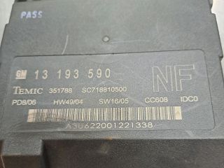 bontott OPEL VECTRA C Biztosítéktábla Utastér