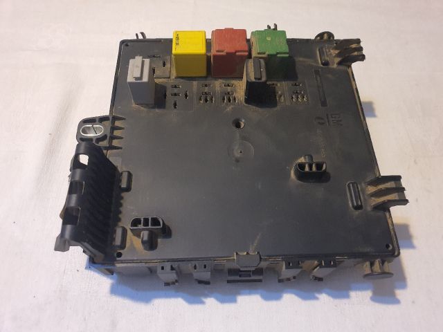 bontott OPEL VECTRA C Biztosítéktábla Utastér