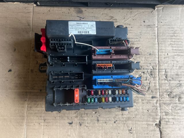 bontott OPEL VECTRA C Biztosítéktábla Utastér