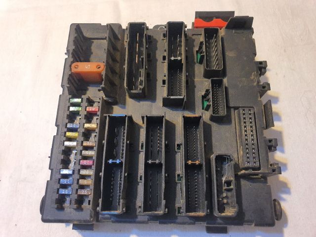 bontott OPEL VECTRA C Biztosítéktábla Utastér