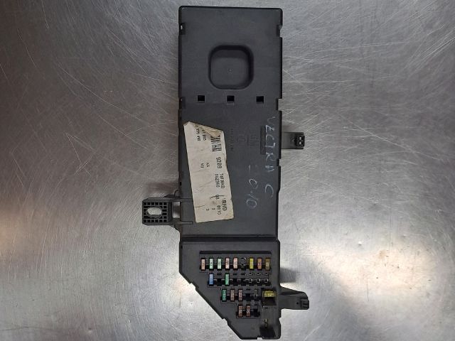 bontott OPEL VECTRA C Biztosítéktábla Utastér