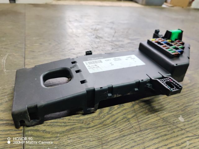 bontott OPEL VECTRA C Biztosítéktábla Utastér