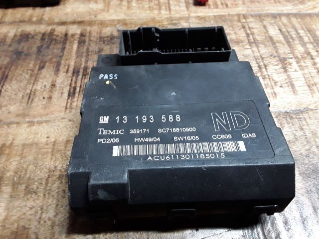 bontott OPEL VECTRA C Biztosítéktábla Utastér