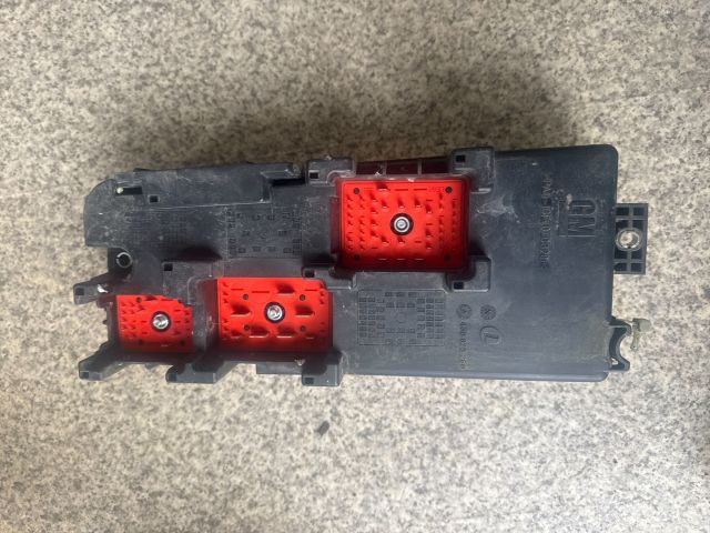 bontott OPEL VECTRA C Biztosítéktábla Utastér