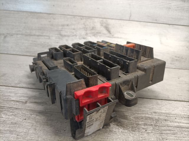 bontott OPEL VECTRA C Biztosítéktábla Utastér