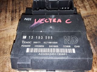 bontott OPEL VECTRA C Biztosítéktábla Utastér