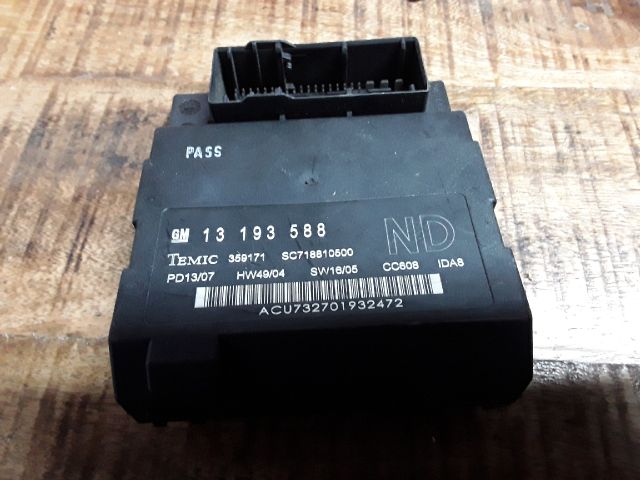 bontott OPEL VECTRA C Biztosítéktábla Utastér