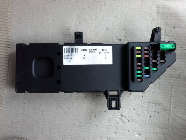 bontott OPEL VECTRA C Biztosítéktábla Utastér