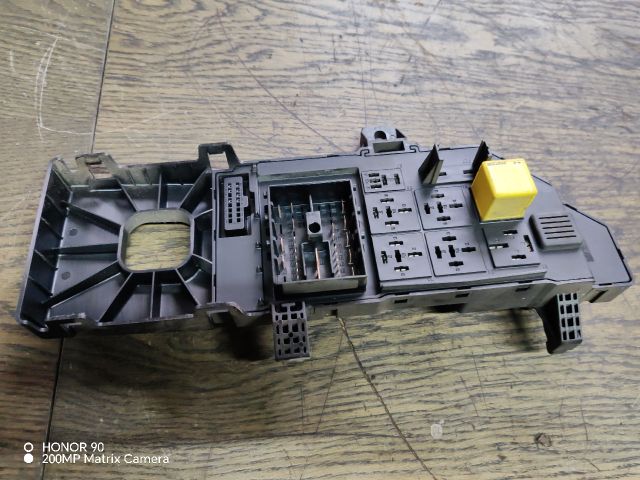 bontott OPEL VECTRA C Biztosítéktábla Utastér